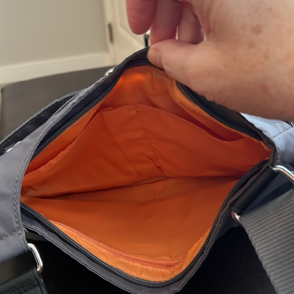 Bagallini crossbody - Picture 3 of 4